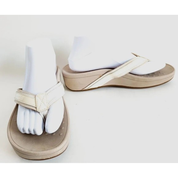 Vionic Woman Cream Tide ll Size 8 Thong Sandals Flip Flops Beach Comfort Support - Picture 2 of 9